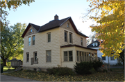 224 W 5TH ST, a Queen Anne house, built in New Richmond, Wisconsin in 1915.