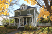224-226 W 2ND ST, a American Foursquare house, built in New Richmond, Wisconsin in 1907.