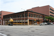 418-432 E WELLS ST, a Commercial Vernacular retail building, built in Milwaukee, Wisconsin in 1914.