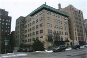1940 N PROSPECT AVE, a Neoclassical/Beaux Arts apartment/condominium, built in Milwaukee, Wisconsin in 1924.