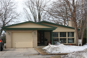 420 S GREENFIELD AVE, a Contemporary house, built in Waukesha, Wisconsin in 1955.