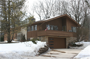 801 OAKWOOD DR, a Contemporary house, built in Waukesha, Wisconsin in 1961.