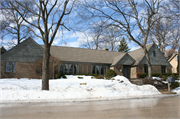 1228 AYRSHIRE LN, a Ranch house, built in Waukesha, Wisconsin in 1979.