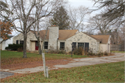 400 W ACACIA RD, a house, built in Glendale, Wisconsin in 1942.