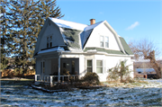 N2688 SMOKEY HOLLOW RD, a Cross Gabled house, built in Arlington, Wisconsin in 1900.