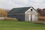6802 COUNTY HIGHWAY T, a Astylistic Utilitarian Building corn crib, built in Burke, Wisconsin in 1910.