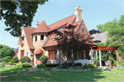 4805 W SUNNYSIDE DR, a house, built in Milwaukee, Wisconsin in 1931.