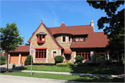4805 W SUNNYSIDE DR, a house, built in Milwaukee, Wisconsin in 1931.