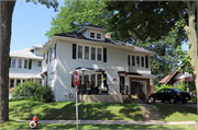 4934 W WOODLAWN CT, a house, built in Milwaukee, Wisconsin in 1925.