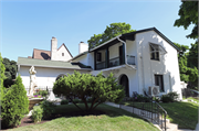 4923 W SUNNYSIDE DR, a house, built in Milwaukee, Wisconsin in 1927.