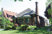 4811 W SUNNYSIDE DR, a house, built in Milwaukee, Wisconsin in 1928.