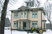 303 W SCHOFIELD AVE, a Italianate house, built in Greenwood, Wisconsin in 1880.