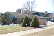 2535 E Lake Bluff Blvd, a Contemporary house, built in Shorewood, Wisconsin in 1953.