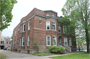 114 - 116 N CHESTNUT AVE, a Italianate apartment/condominium, built in Green Bay, Wisconsin in 1899.
