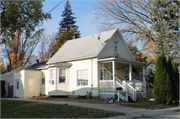 1013 SCHOOL PLACE, a Front Gabled house, built in Green Bay, Wisconsin in .