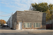 854-858 SHAWANO AVE, a Astylistic Utilitarian Building retail building, built in Green Bay, Wisconsin in 1940.