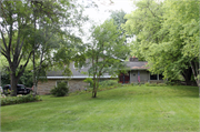 8527 POPLAR DR, a Contemporary house, built in Mequon, Wisconsin in 1960.