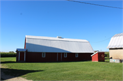 6420 RIVER RD, a Astylistic Utilitarian Building barn, built in Windsor, Wisconsin in 1940.