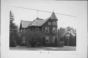 401 W WISCONSIN AVE, a Queen Anne house, built in Kaukauna, Wisconsin in 1892.