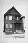 1561 S 2ND ST, a Queen Anne house, built in Milwaukee, Wisconsin in 1929.