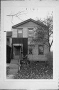 921 S 3RD ST, a Front Gabled house, built in Milwaukee, Wisconsin in .