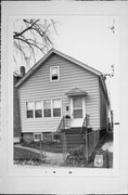 1427 S 3RD ST, a Front Gabled house, built in Milwaukee, Wisconsin in 1906.