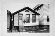 1560 S 3RD ST, a Front Gabled house, built in Milwaukee, Wisconsin in .