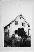 923 S 4TH ST, a Front Gabled house, built in Milwaukee, Wisconsin in .