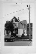 1332 S 4TH ST, a Queen Anne house, built in Milwaukee, Wisconsin in .