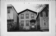 911 S 11TH ST, a Front Gabled house, built in Milwaukee, Wisconsin in .