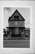 1009-11 S 11TH ST, a Front Gabled duplex, built in Milwaukee, Wisconsin in .