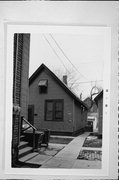 1230 S 15TH PLACE, a Front Gabled house, built in Milwaukee, Wisconsin in .
