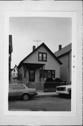 1246 S 15TH PLACE, a Front Gabled house, built in Milwaukee, Wisconsin in .
