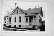 1324 S 15TH PLACE, a Gabled Ell house, built in Milwaukee, Wisconsin in 1900.