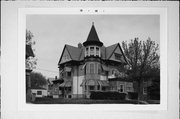 829 S 19TH ST, a Queen Anne house, built in Milwaukee, Wisconsin in 1895.