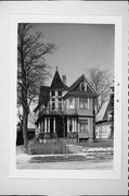 723 S 22ND ST, a Queen Anne house, built in Milwaukee, Wisconsin in 1895.
