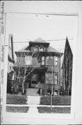 2210 E BRADFORD, a American Foursquare house, built in Milwaukee, Wisconsin in 1903.