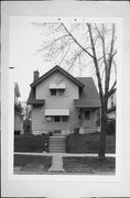 1924 E BRADFORD, a Side Gabled house, built in Milwaukee, Wisconsin in 1920.
