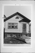 826 E BRADY ST, a Front Gabled house, built in Milwaukee, Wisconsin in 1870.