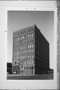 400 N BROADWAY ST, a Commercial Vernacular industrial building, built in Milwaukee, Wisconsin in 1911.