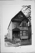 626-628 W BRUCE ST, a Front Gabled duplex, built in Milwaukee, Wisconsin in 1895.