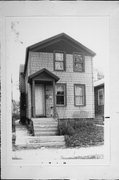 637-637A W BRUCE ST, a Front Gabled house, built in Milwaukee, Wisconsin in 1917.