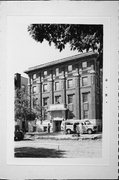 835 N CASS ST, a Prairie School apartment/condominium, built in Milwaukee, Wisconsin in 1914.