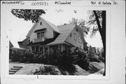 901 E DAKOTA ST, a Arts and Crafts house, built in Milwaukee, Wisconsin in 1915.