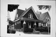1127 E DAKOTA ST, a Front Gabled house, built in Milwaukee, Wisconsin in 1900.