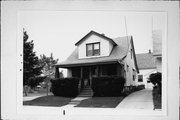 1135 E DAKOTA ST, a Bungalow house, built in Milwaukee, Wisconsin in 1919.