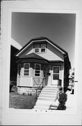 2454 S DELAWARE ST, a Front Gabled house, built in Milwaukee, Wisconsin in 1916.