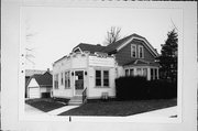 2545 S DELAWARE AVE, a Bungalow house, built in Milwaukee, Wisconsin in 1905.