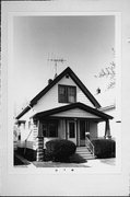 2729 S DELAWARE AVE, a Front Gabled house, built in Milwaukee, Wisconsin in 1922.