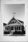 2735 S DELAWARE AVE, a Front Gabled house, built in Milwaukee, Wisconsin in 1919.